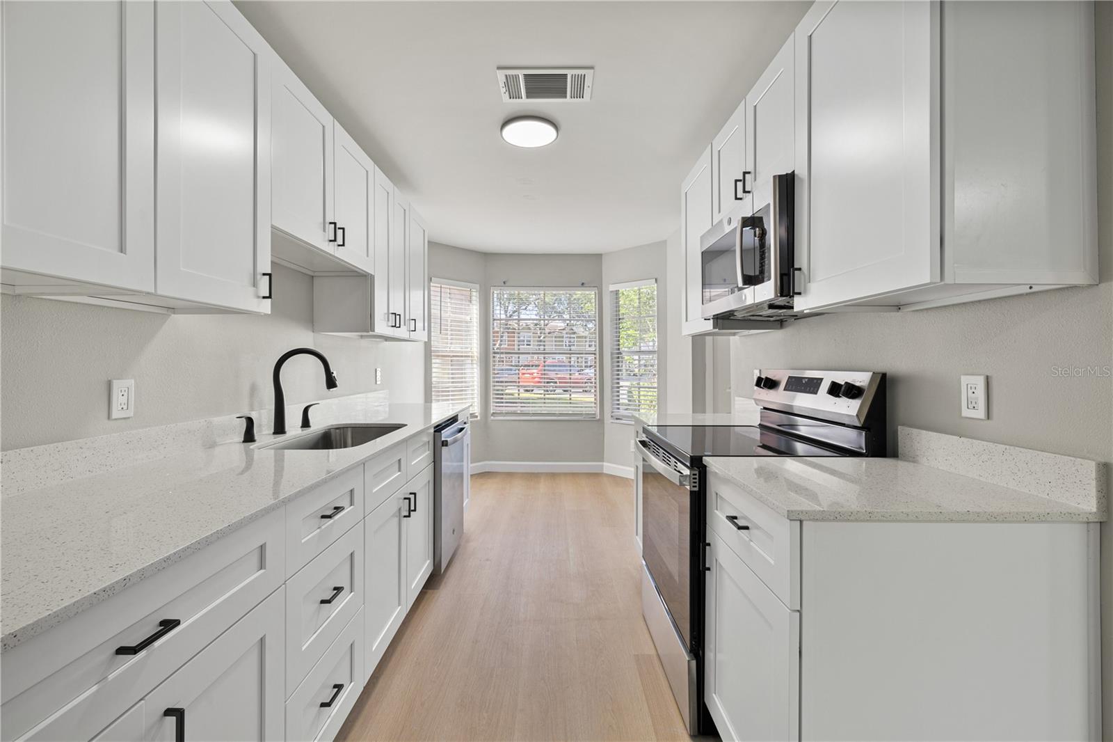 WHISPER LAKES - Residential