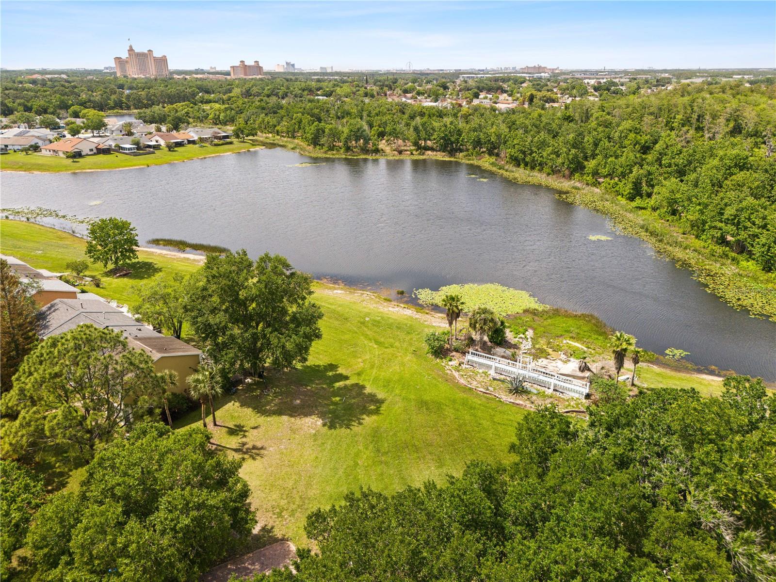 WHISPER LAKES - Residential