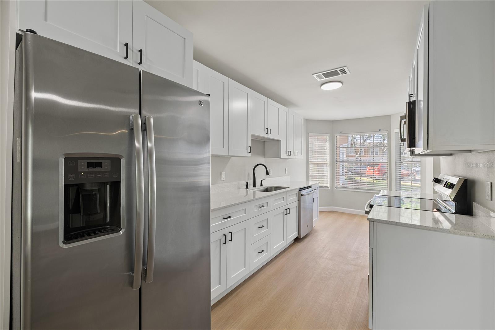 WHISPER LAKES - Residential