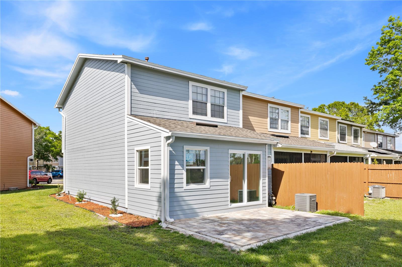 WHISPER LAKES - Residential