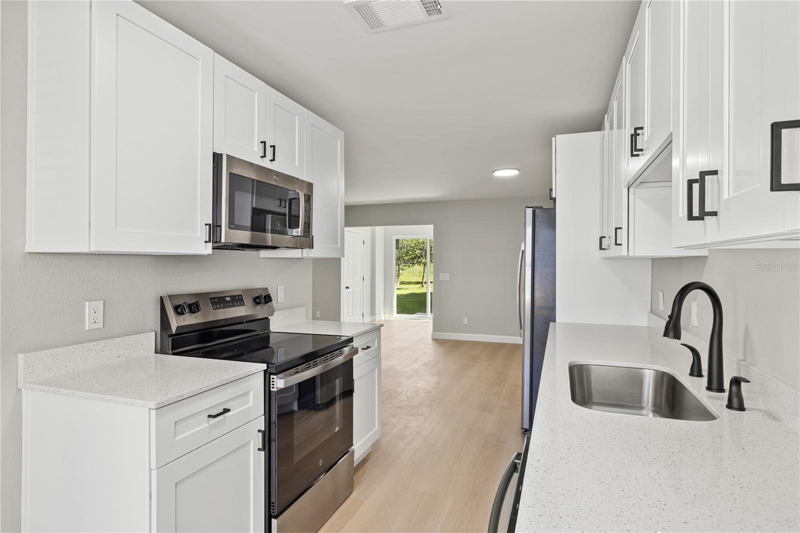 WHISPER LAKES - Residential