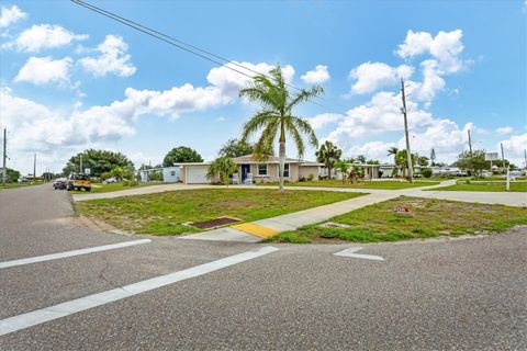 Single Family Residence in PORT CHARLOTTE FL 4064 HARBOR BOULEVARD 26.jpg