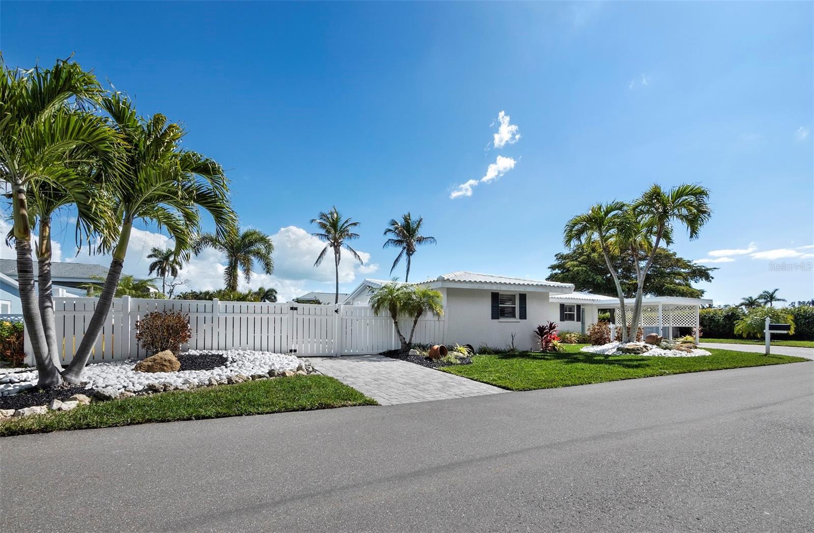 LONGBOAT KEY - Residential