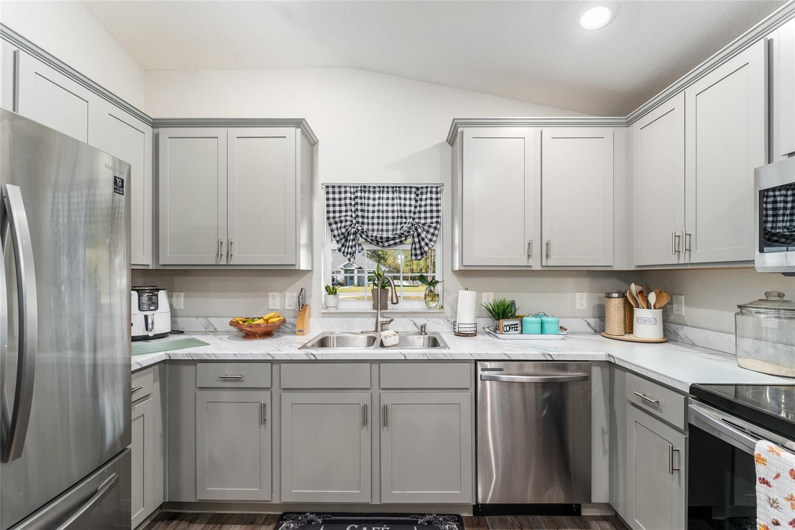 KINGSLAND COUNTRY ESTATE - Residential