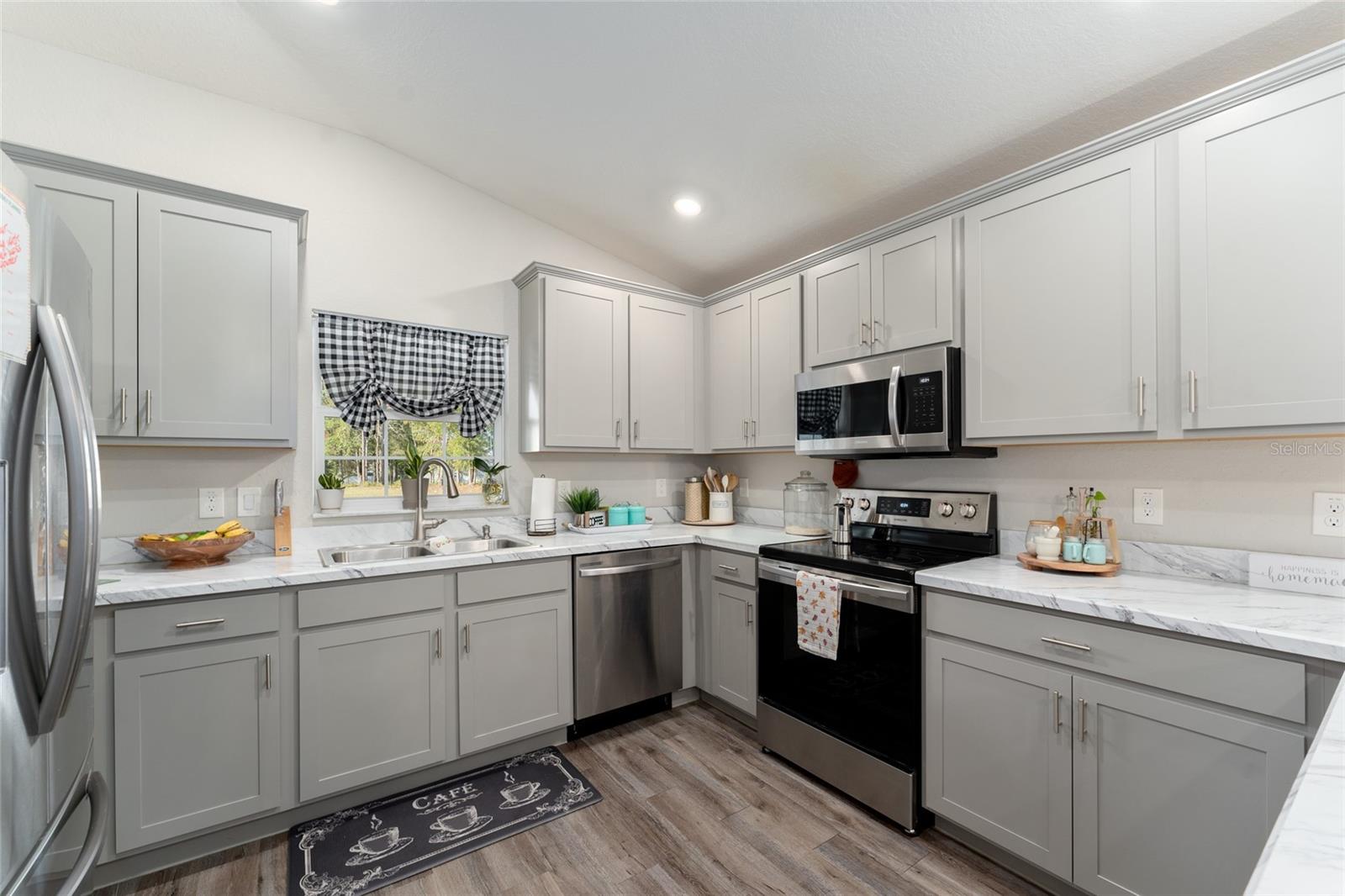 KINGSLAND COUNTRY ESTATE - Residential