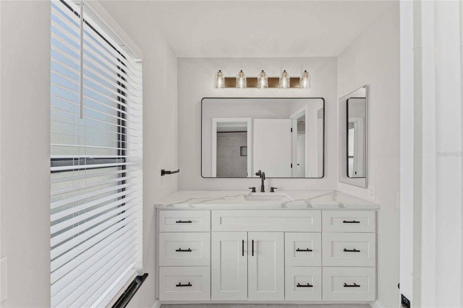 CENTER GATE ESTATES PH 01B - Residential