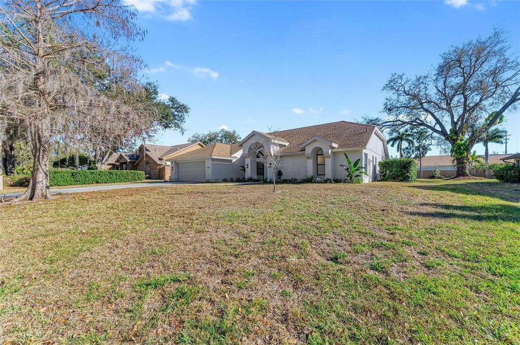 Photo of 5328 Dominica Cir, Sarasota, FL 34233 (MLS # A4684323)