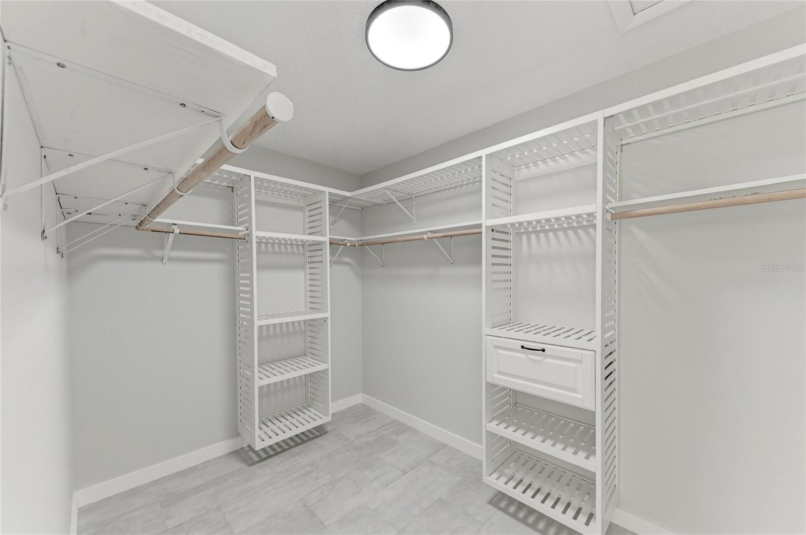 CENTER GATE ESTATES PH 01B - Residential