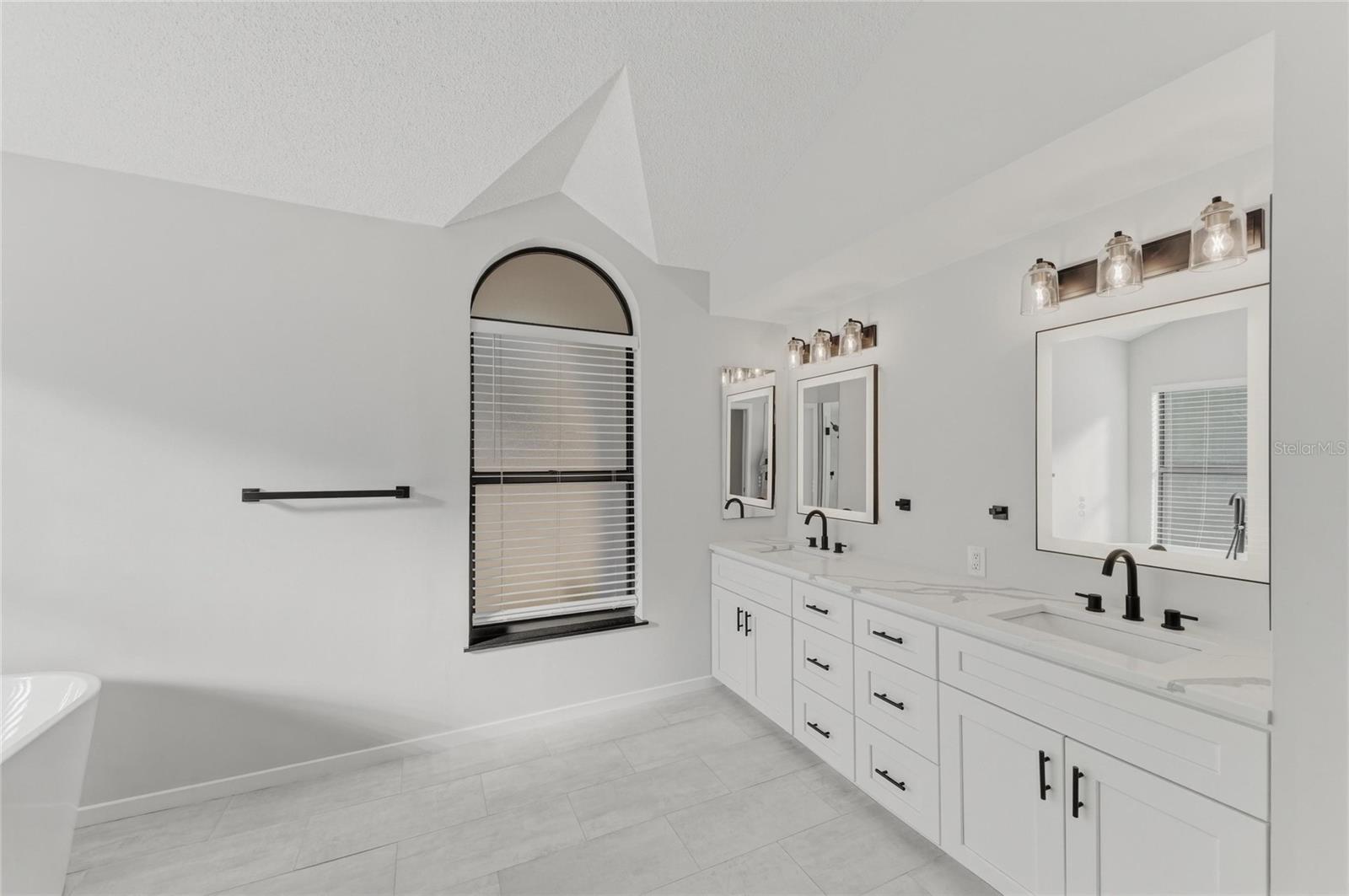 CENTER GATE ESTATES PH 01B - Residential