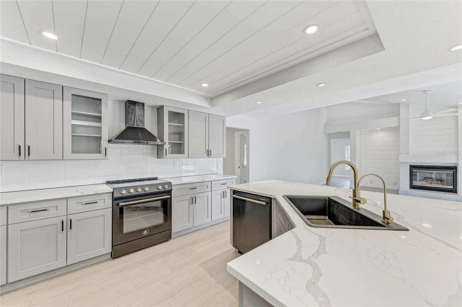 CENTER GATE ESTATES PH 01B - Residential