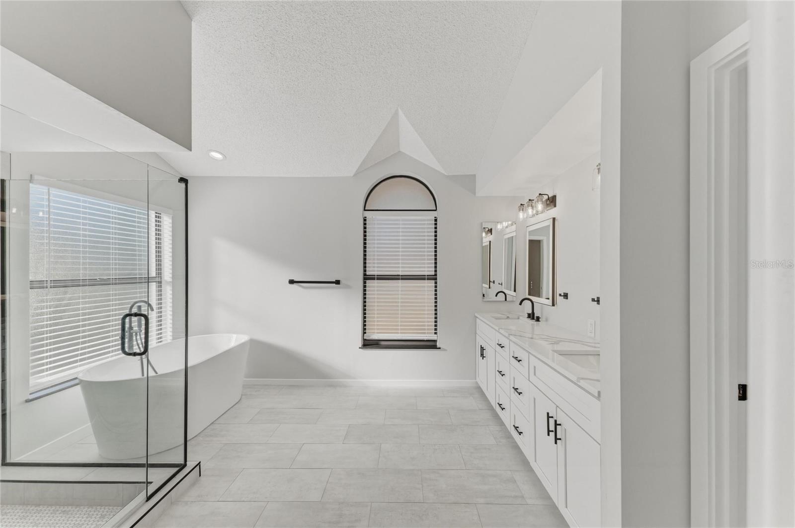 CENTER GATE ESTATES PH 01B - Residential