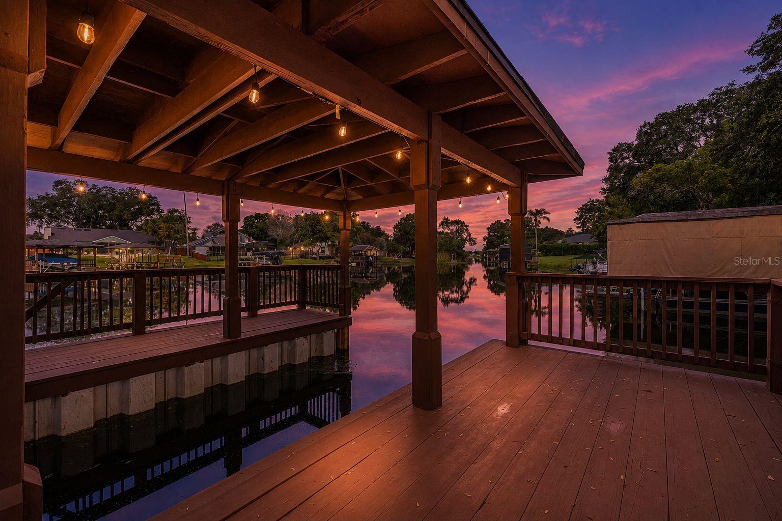 Casas a venda 1 - Jen Dantas 3625 WATERS EDGE DRIVE