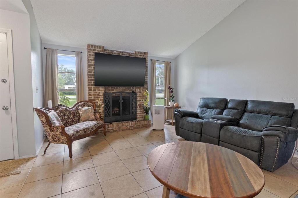 Photo of 519 W Daughtery Road, Lakeland, FL 33809 (MLS # P4936309)