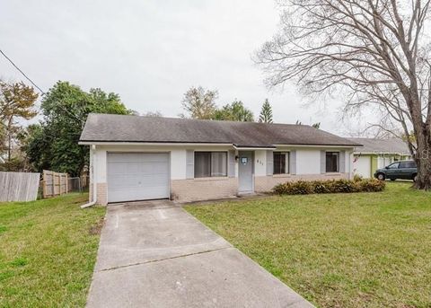 A home in HOLLY HILL