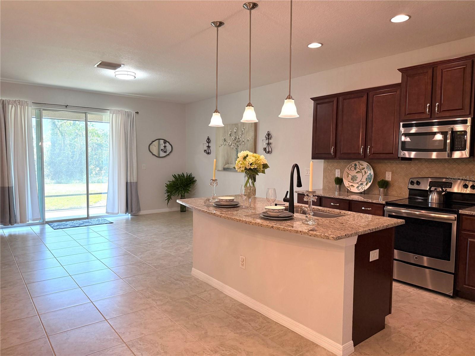 AVELAR CREEK NORTH - Residential Lease