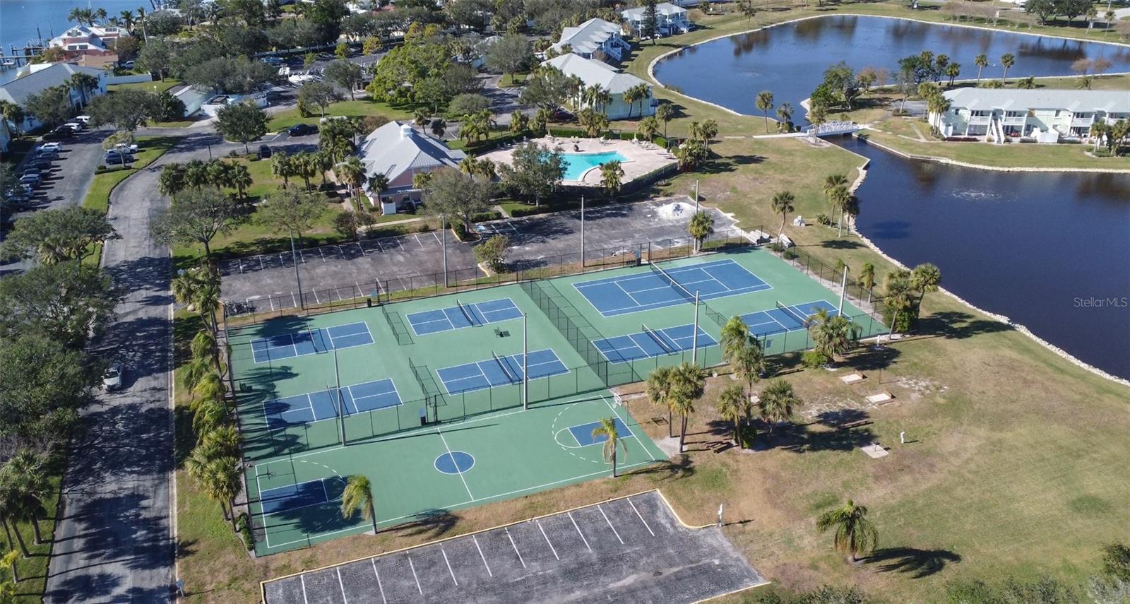WATERSIDE AT COQUINA KEY NORTH - Residential