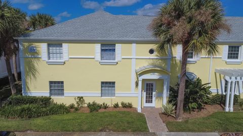 Photo of 237 Seahorse Drive SE #H, St Petersburg, FL 33705 (MLS # TB8443696)