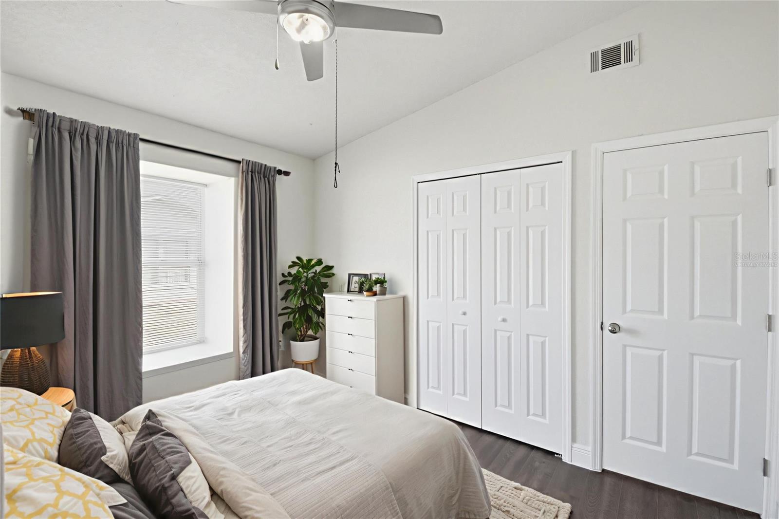 CHELSEA SQUARE 5B - Residential