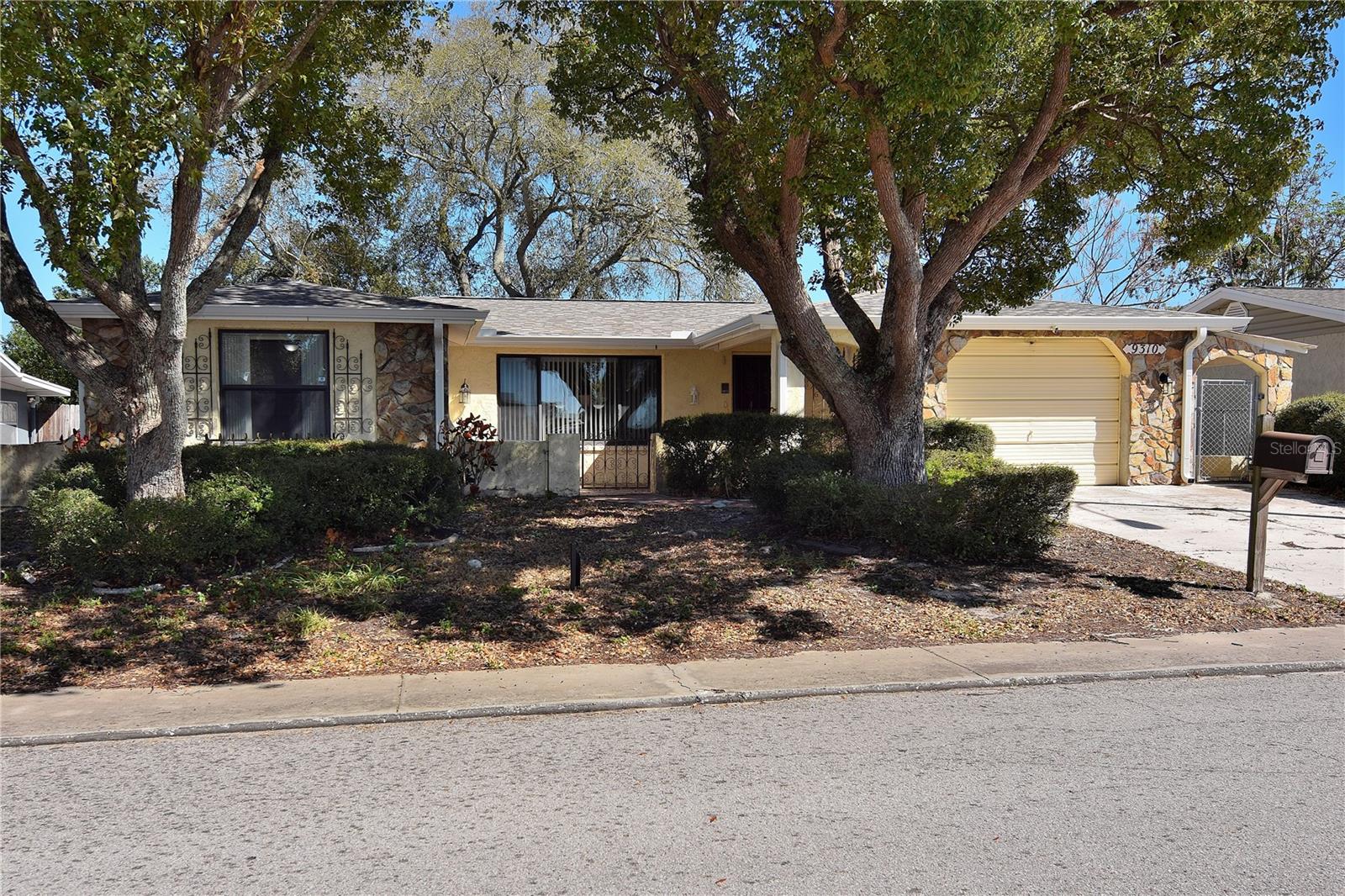 REGENCY PARK - Residential