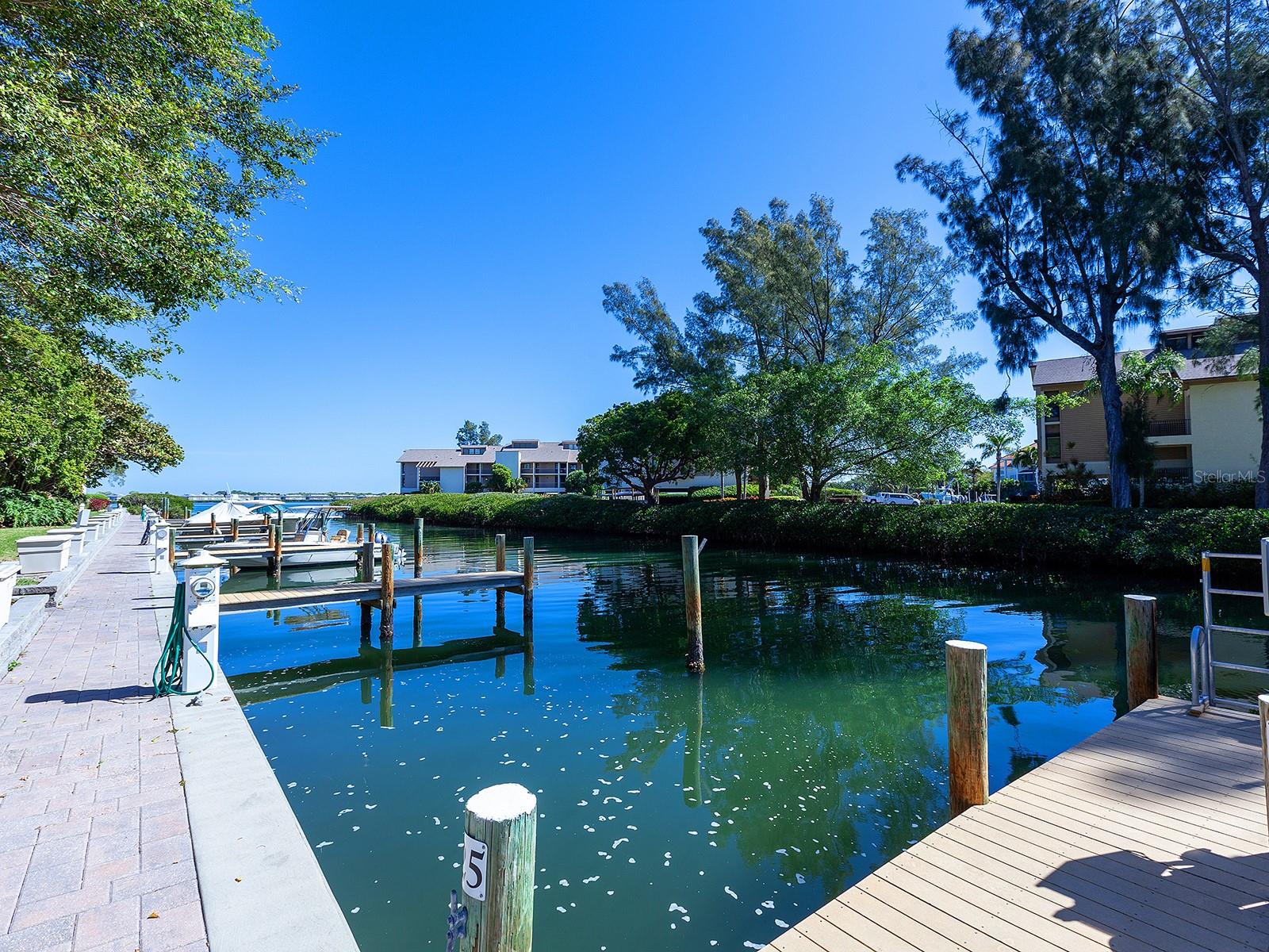 3860 MARINERS WAY 413A, CORTEZ, FL, 34215 4 3860 MARINERS WAY 413A