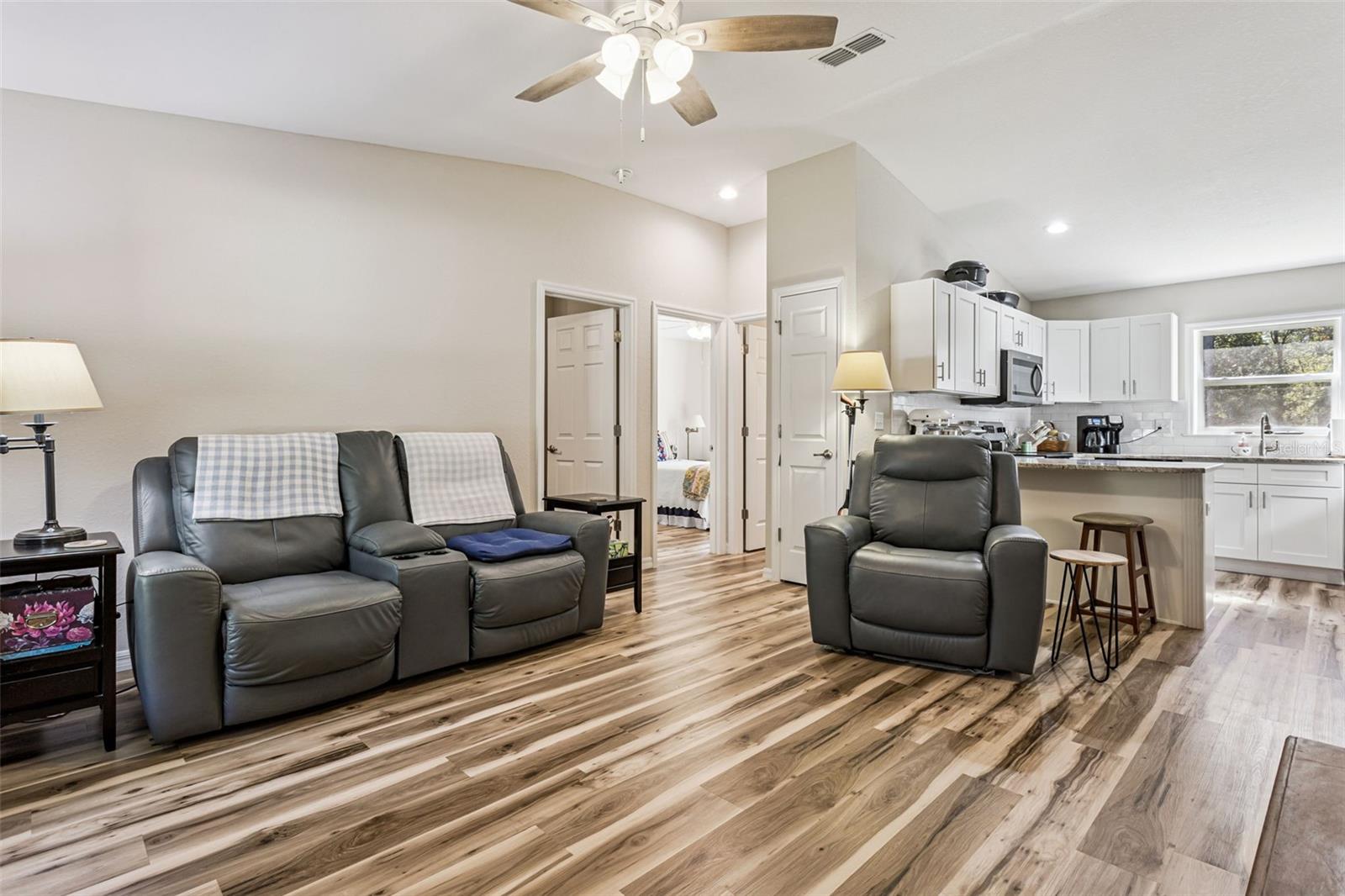 SILVER SPGS SHORES UN #38 - Residential