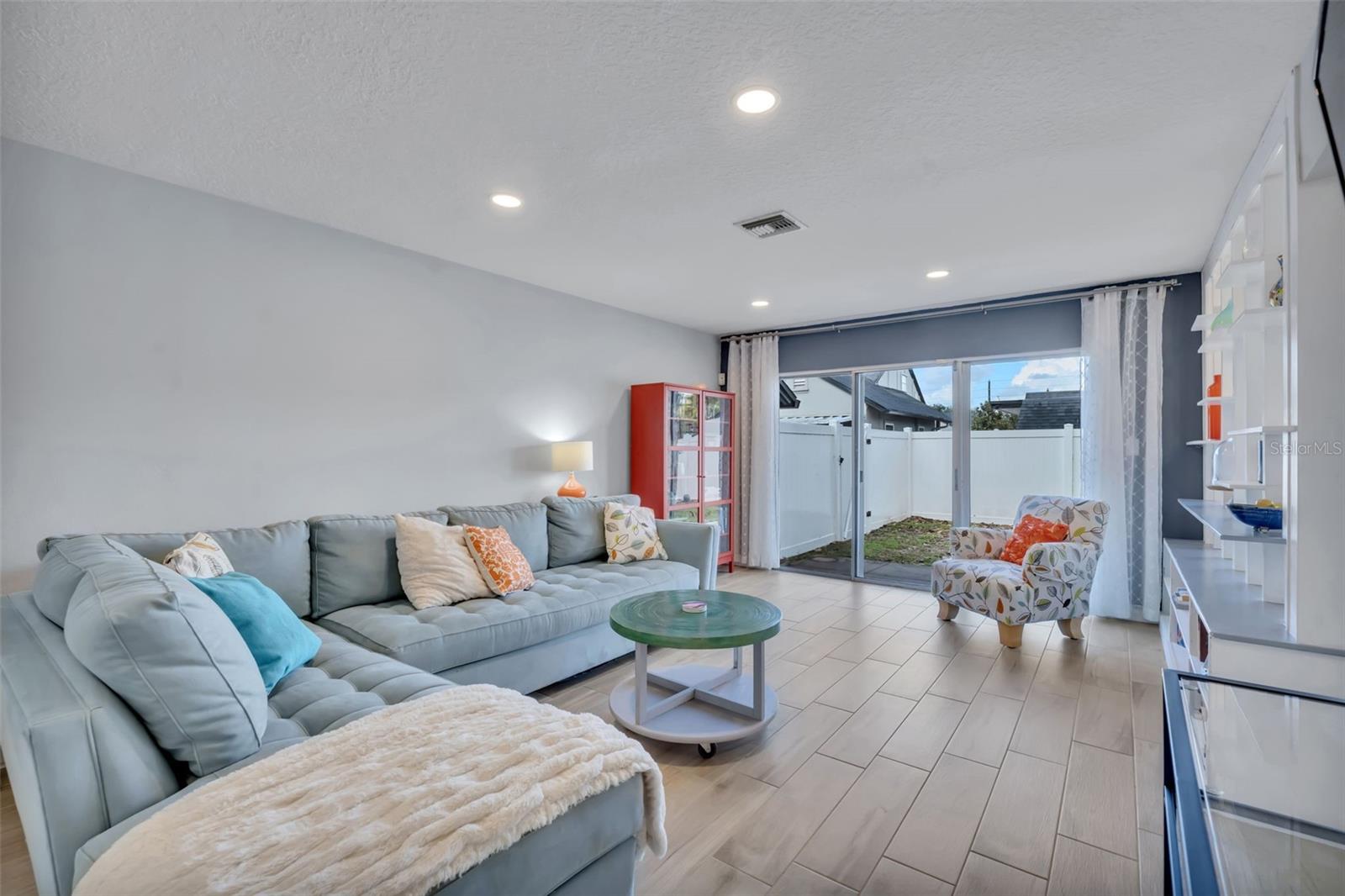 RAMBLEWOOD CONDO - Residential
