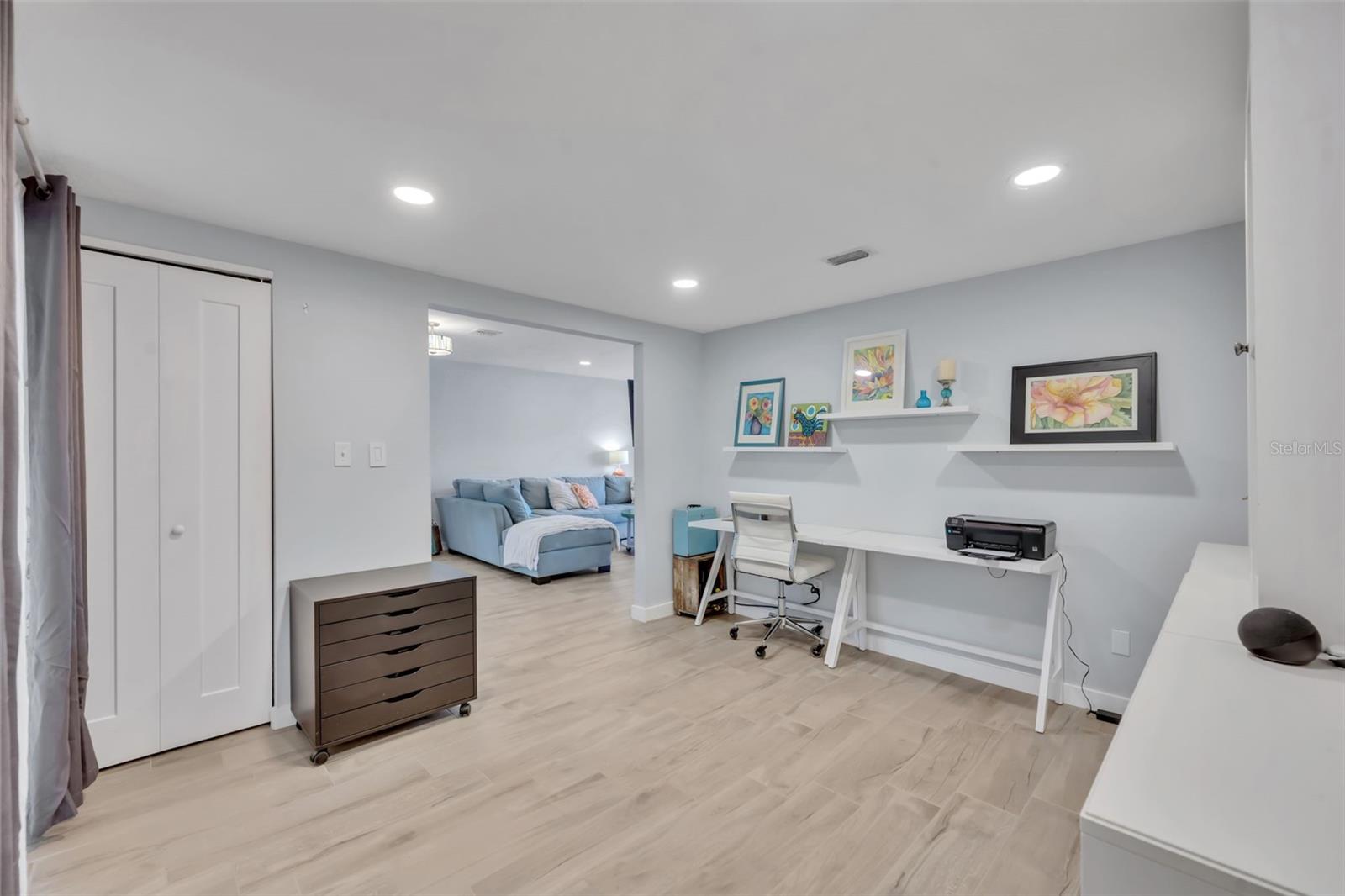 RAMBLEWOOD CONDO - Residential