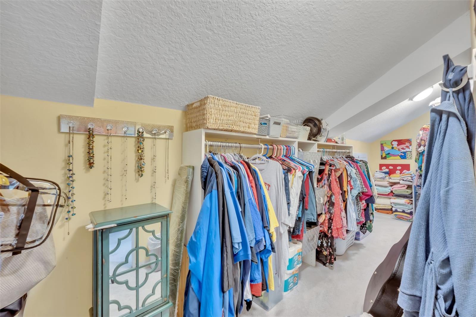 RAMBLEWOOD CONDO - Residential