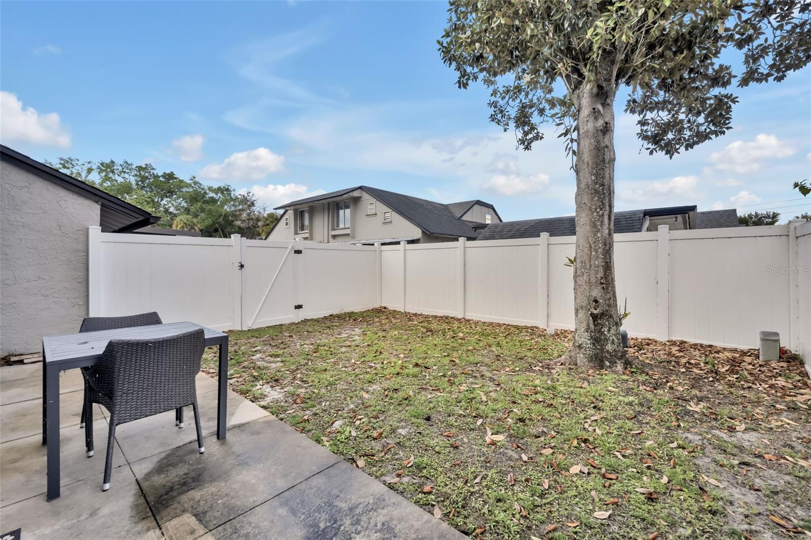 RAMBLEWOOD CONDO - Residential