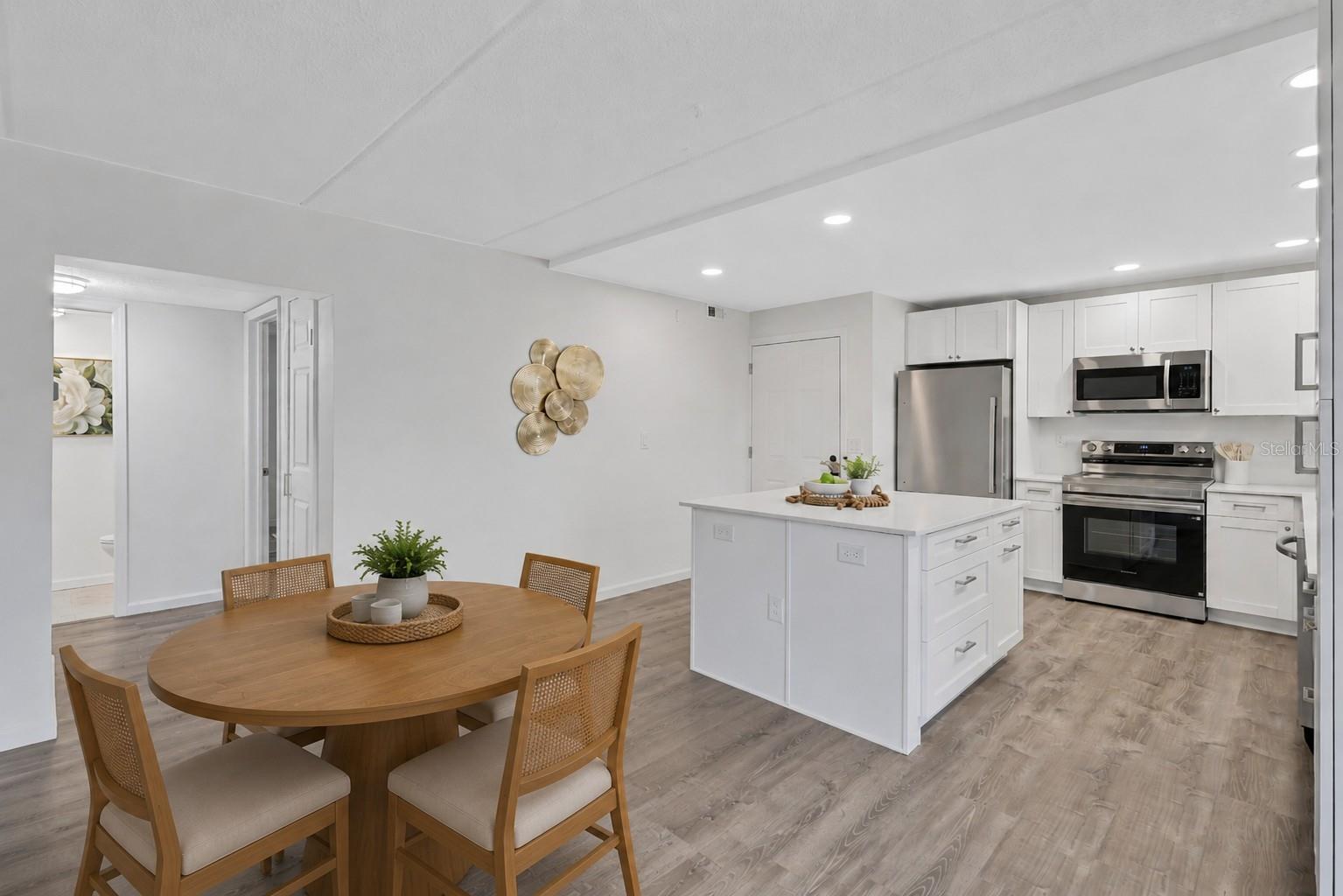 BAY POINTE CONDO - Residential