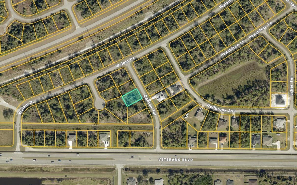 Excellent Commercial Development Opportunity! (More pictures and details coming soon)
Vacant land zoned AC-6 (Activity Center 6) Ideal for investors, developers, or businesses seeking a high-visibility, high-potential location. Flexible zoning allows for a variety of commercial uses.
Located less than 5 miles from I-75, providing easy access and strong regional connectivity. Rapid area growth makes this a prime opportunity for future expansion and profitability. Don't miss out on this strategic investment!