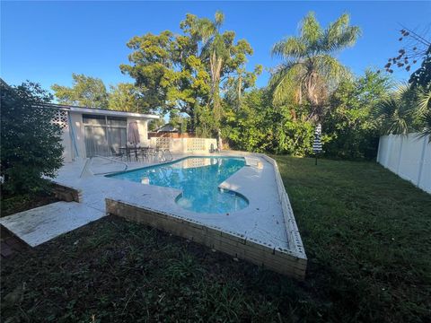 A home in DELAND