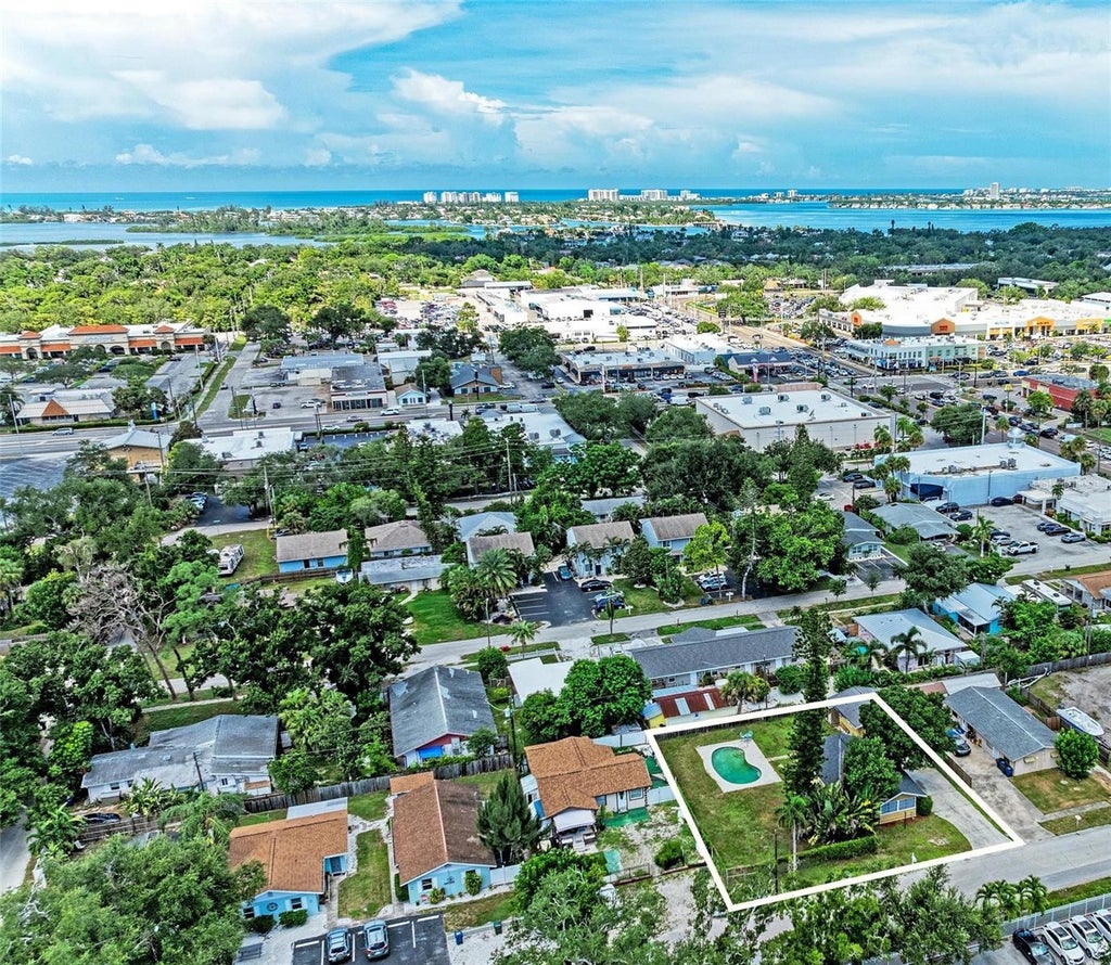 Photo of 3928 S East Avenue, Sarasota, FL 34231 (MLS # A4705536)