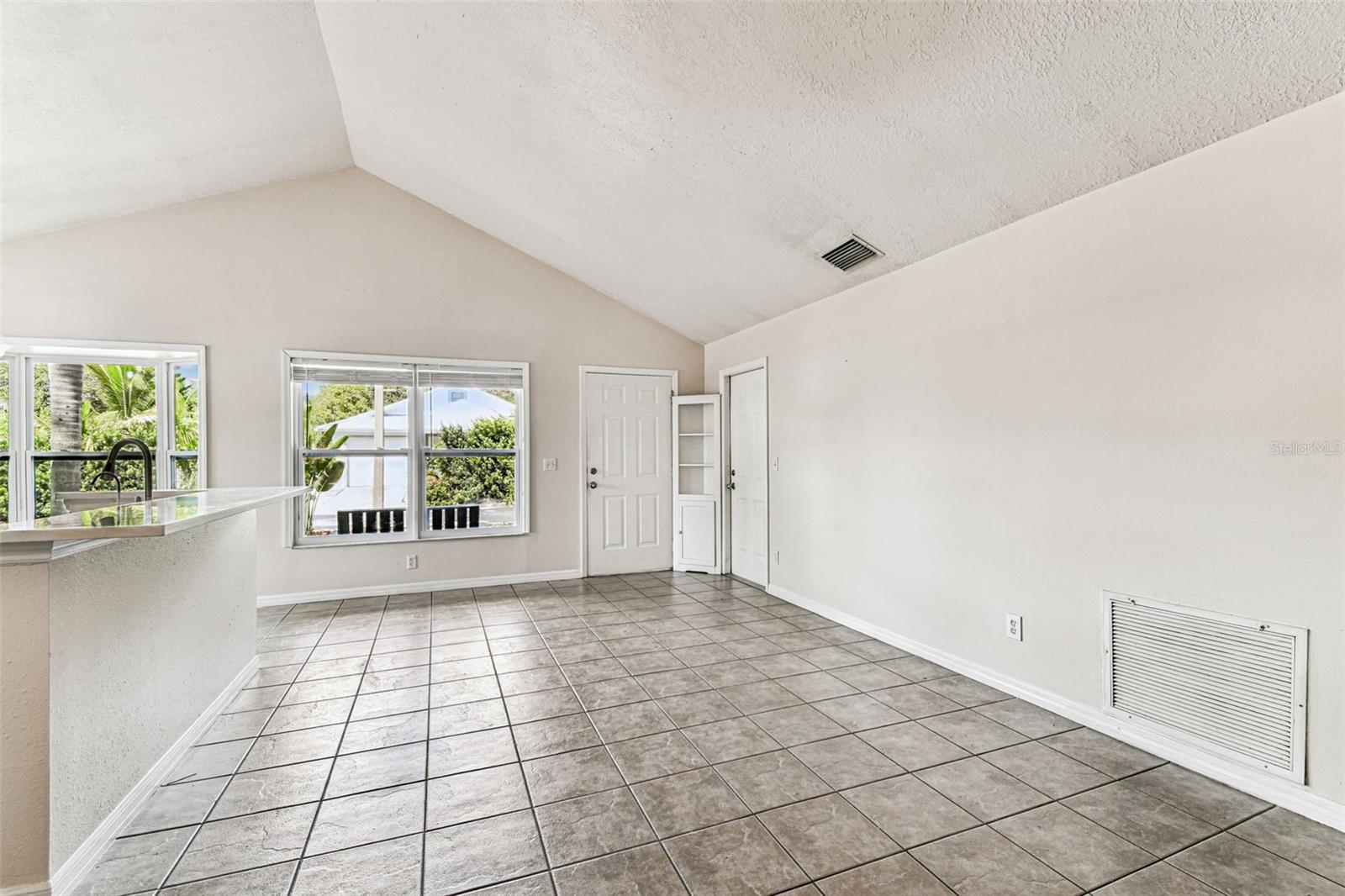 LAKE ST GEORGE SOUTH UNIT III - Residential