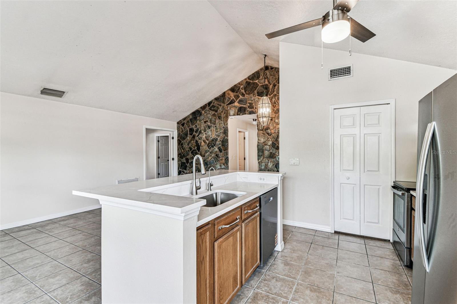 LAKE ST GEORGE SOUTH UNIT III - Residential