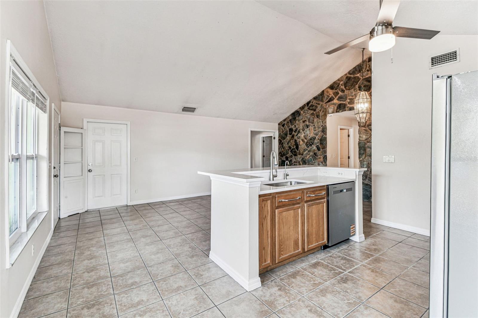 LAKE ST GEORGE SOUTH UNIT III - Residential