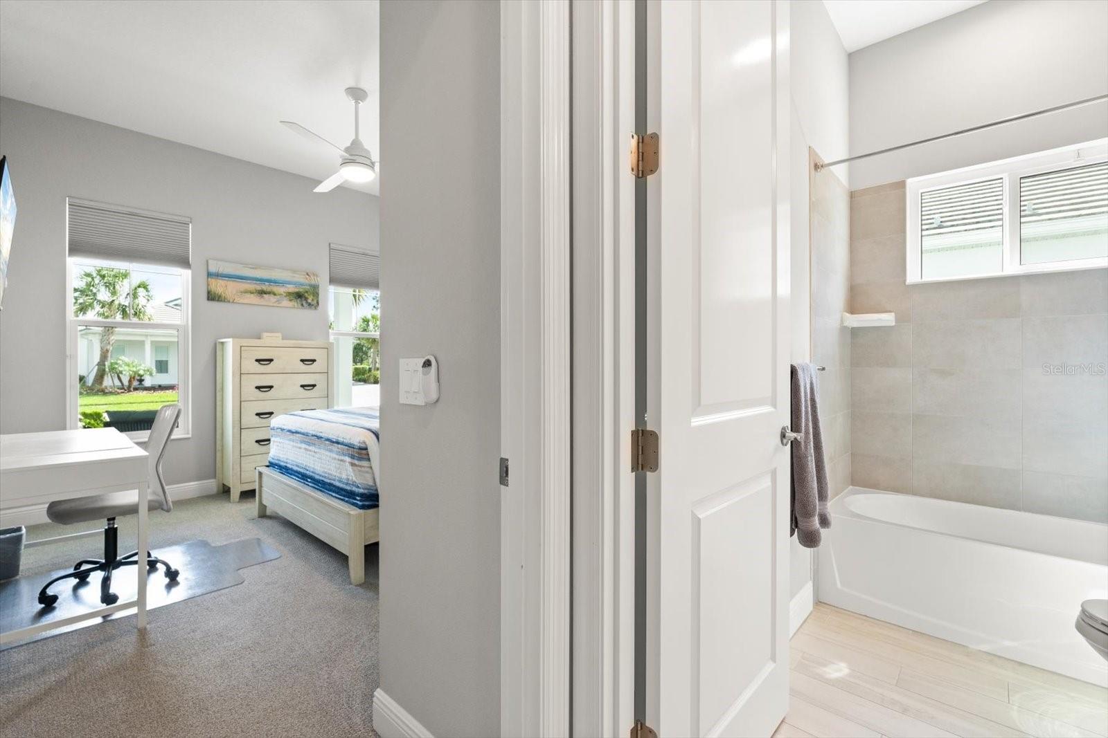 LAKEHOUSE COVE/WATERSIDE PH 1 - Residential