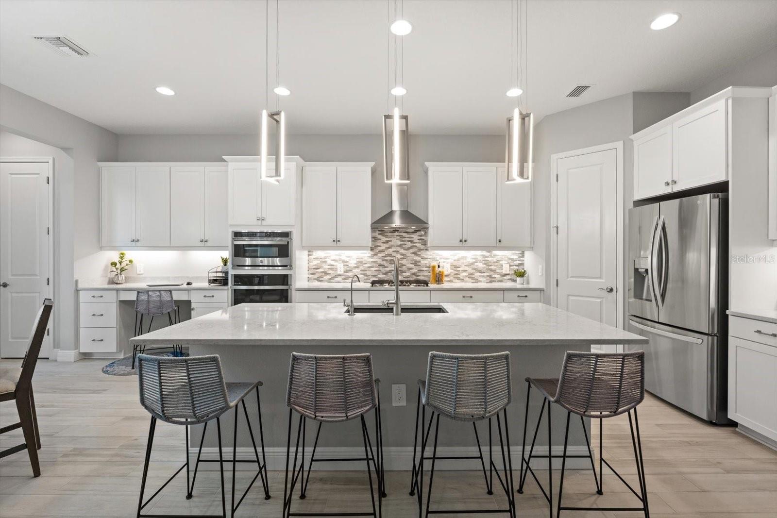 LAKEHOUSE COVE/WATERSIDE PH 1 - Residential