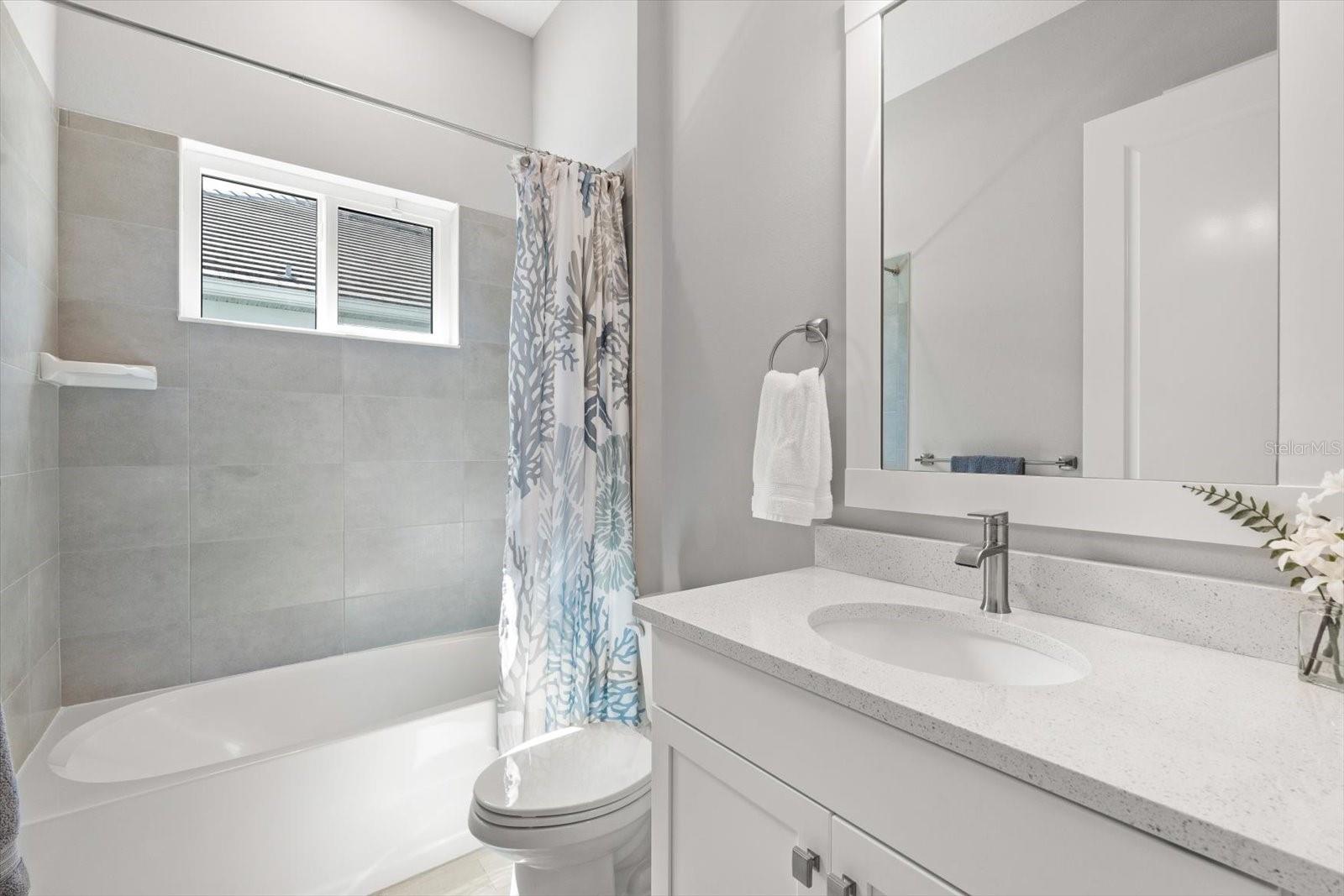 LAKEHOUSE COVE/WATERSIDE PH 1 - Residential