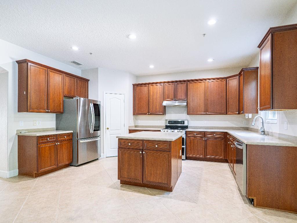 10084 MOSS ROSE WAY