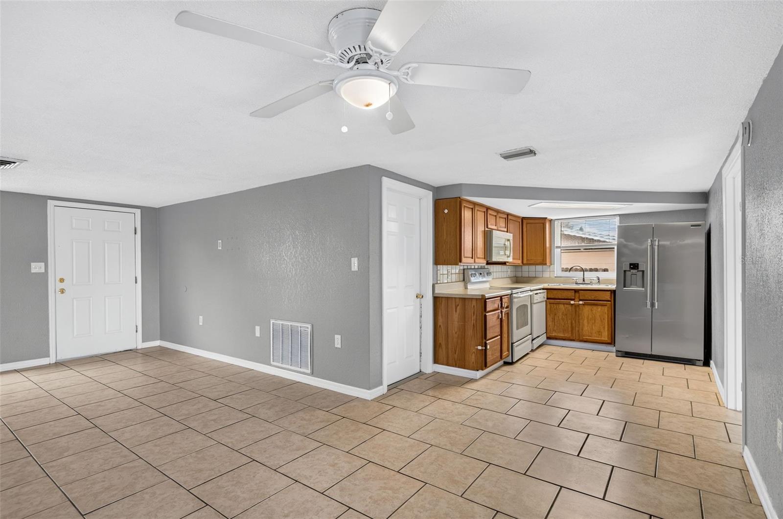 9831 RAINBOW LANE