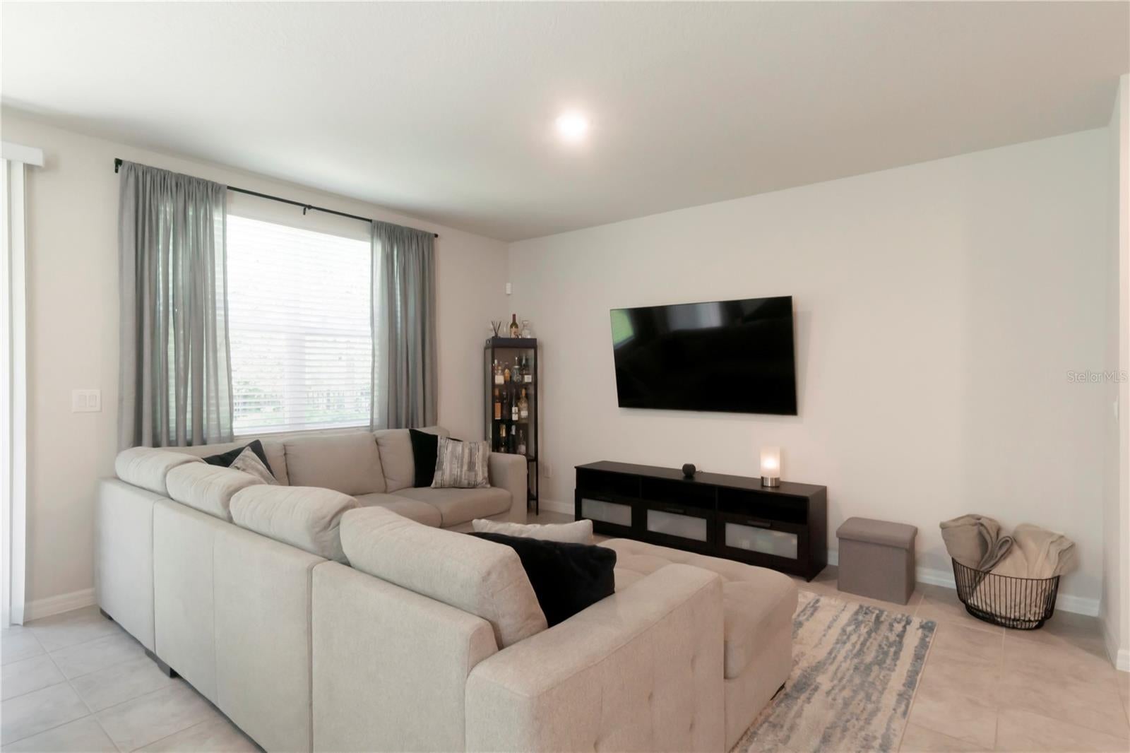 1610 GRAND RUE DRIVE