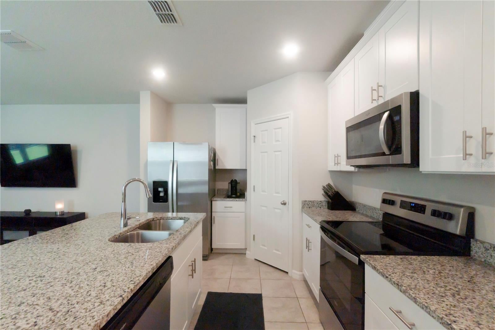 1610 GRAND RUE DRIVE