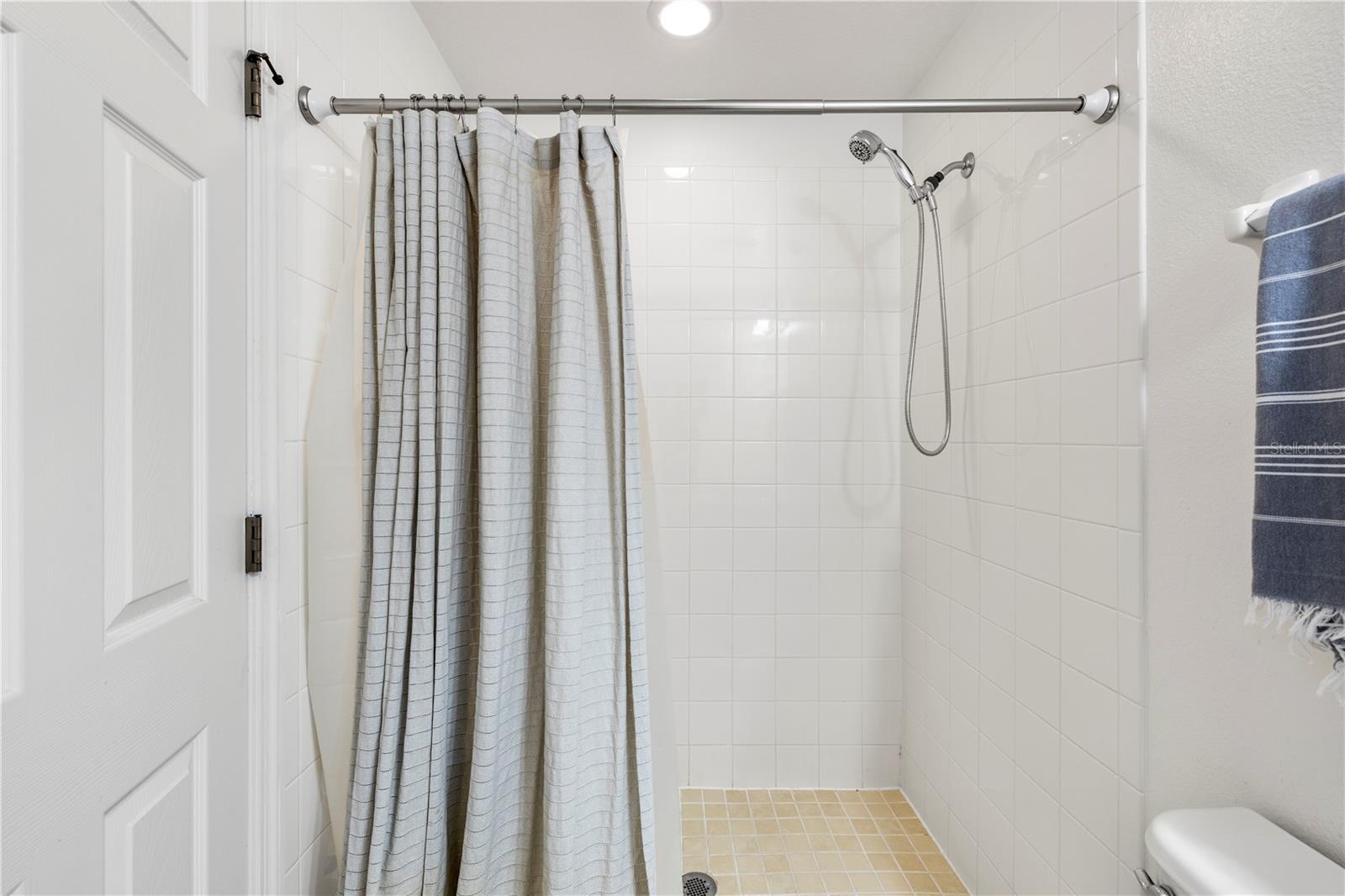 WATERSONG PH 01 - Residential