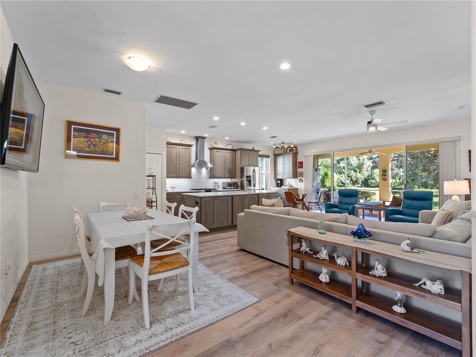 8419 WHISPERING WOODS COURT