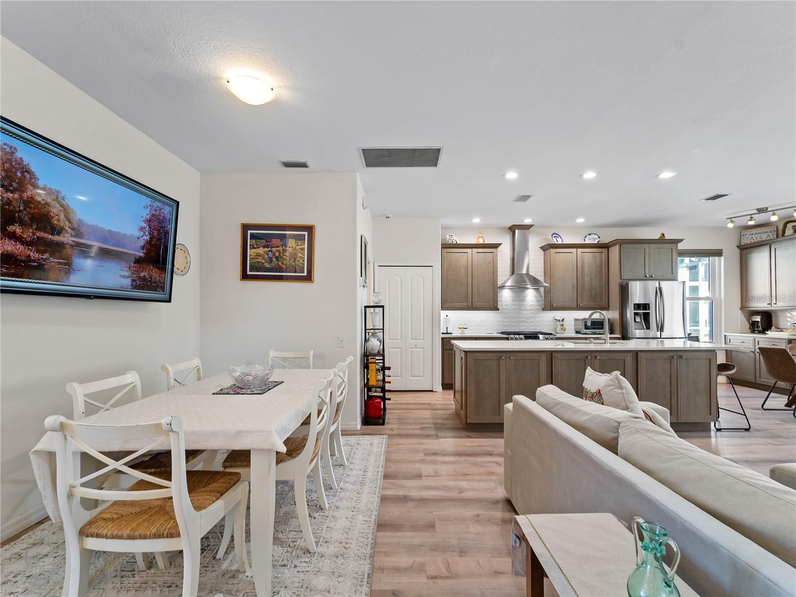 8419 WHISPERING WOODS COURT