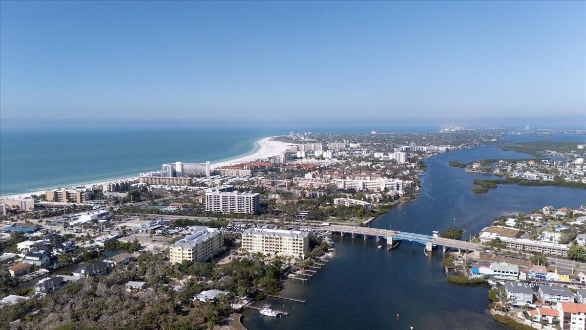 SCHOONER BAY - Residential
