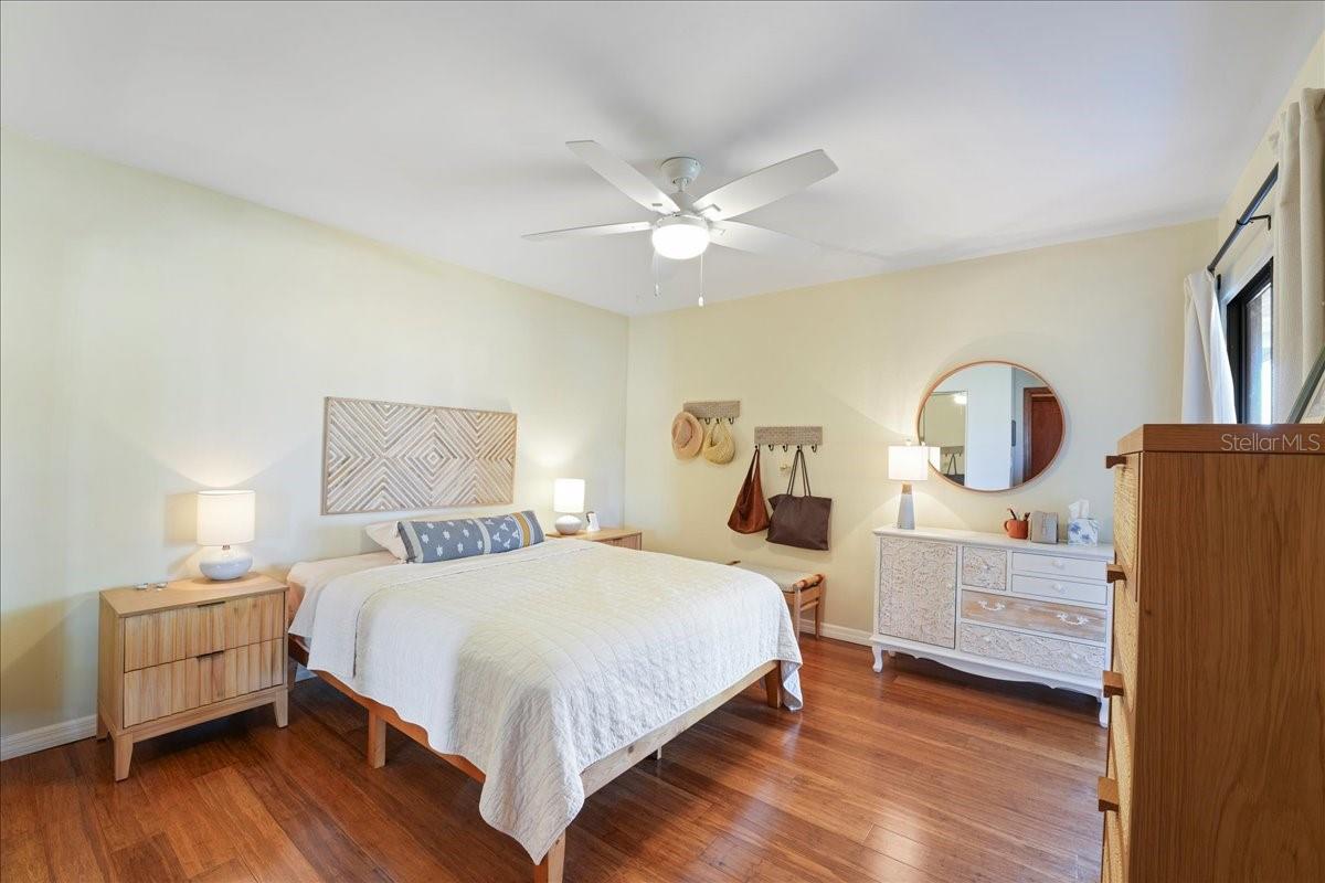 SCHOONER BAY - Residential