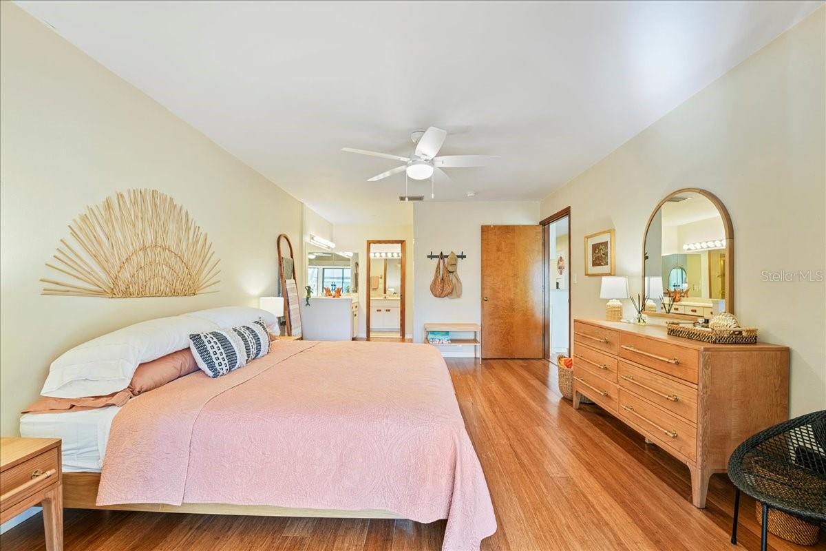 SCHOONER BAY - Residential