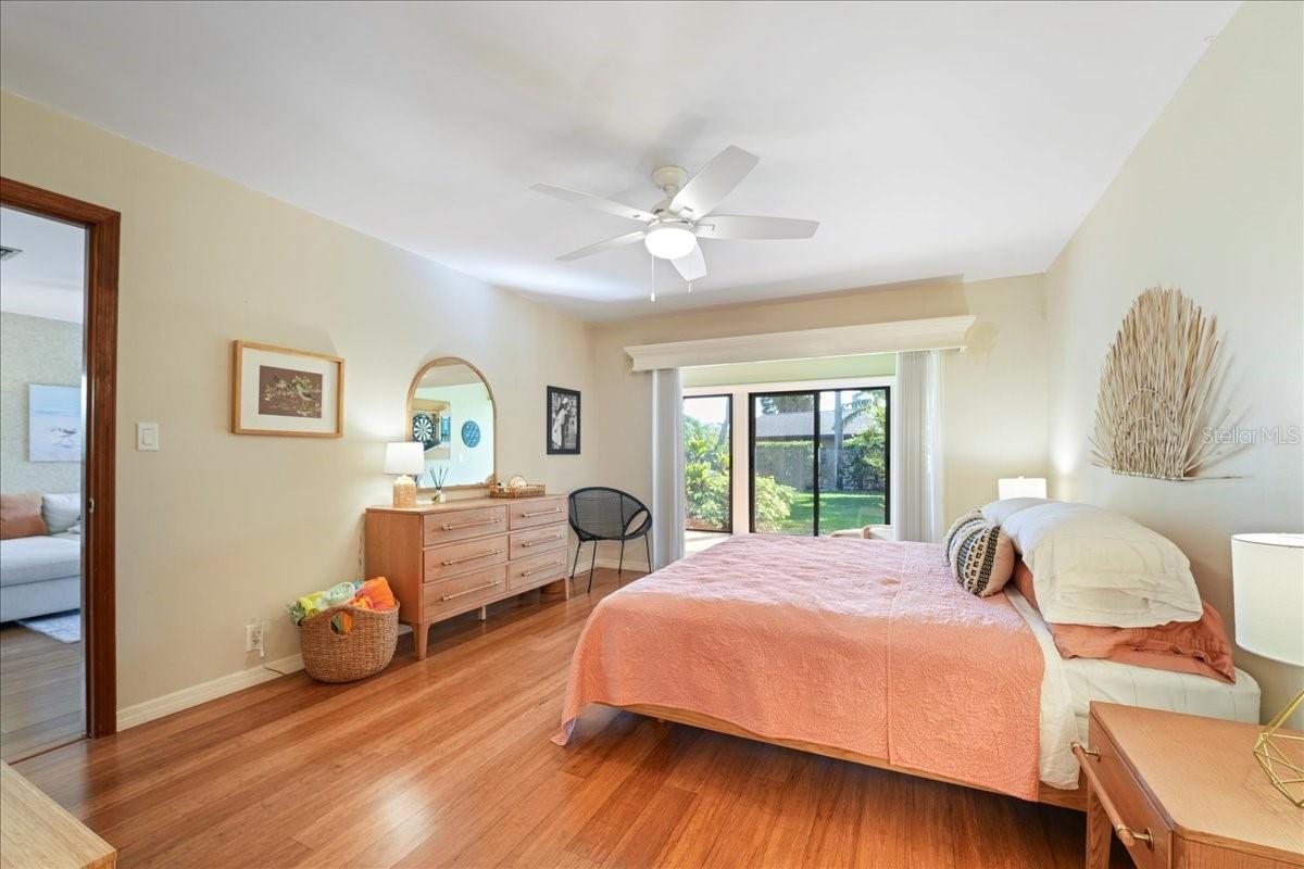 SCHOONER BAY - Residential